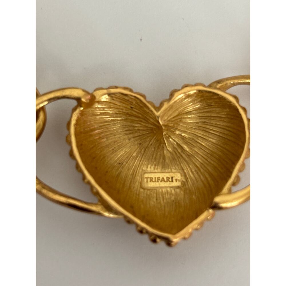 Vintage Trifari Gold Tone Collar Necklace Puffy Heart Links Chunky Excellent - Picture 7 of 7